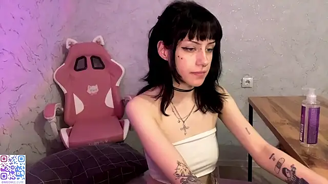 meowli_cute live cam on StripChat