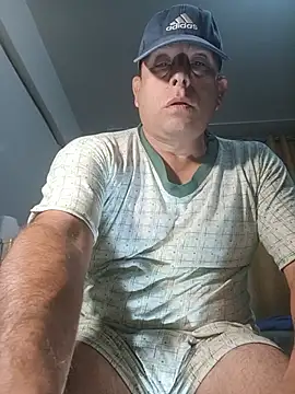 chicoguapo8 live cam on StripChat