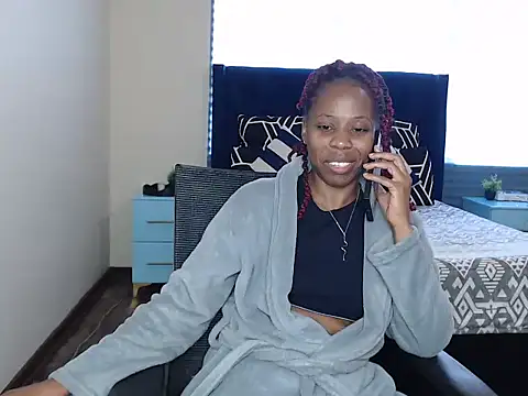QUEENMANDYY webcam
