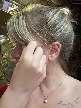 free naked webcam NinaVerse