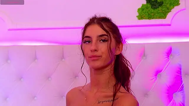 ElisaCharm webcam