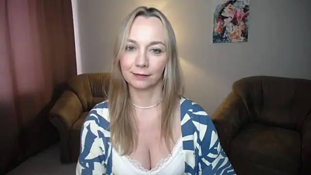 Ava_Elior webcam