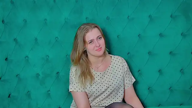 EllaBells live cam on StripChat
