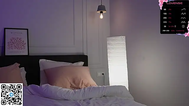 hotgirlfriend_ Live Webcam on Stripchat