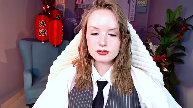 VivienLeeigh live cam on StripChat