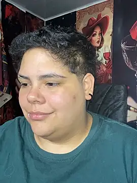 Hailey_Curvy webcam