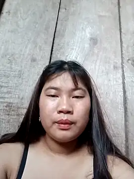 Emelyzz live cam on StripChat
