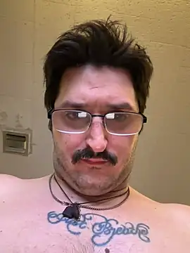PoundedCajunGuy93 live cam on StripChat