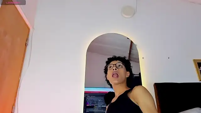 lyan_77 webcam
