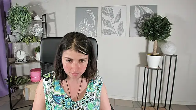 MartaEdams live cam on StripChat