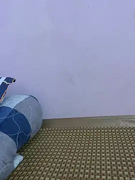 Linda-babyy live cam on StripChat