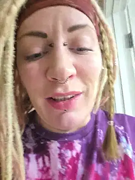 PinkTheHawk live cam