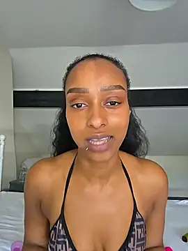 Hazel_Dollxx Live Webcam on Stripchat