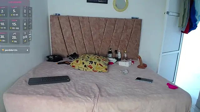 issa__love webcam