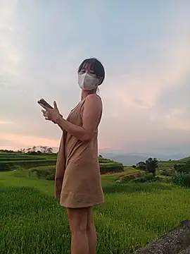 Linda-yiyi live cam