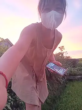 Linda-yiyi live cam