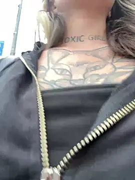 SaintSquirt live cam