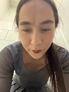 Holly_Play live cam on StripChat