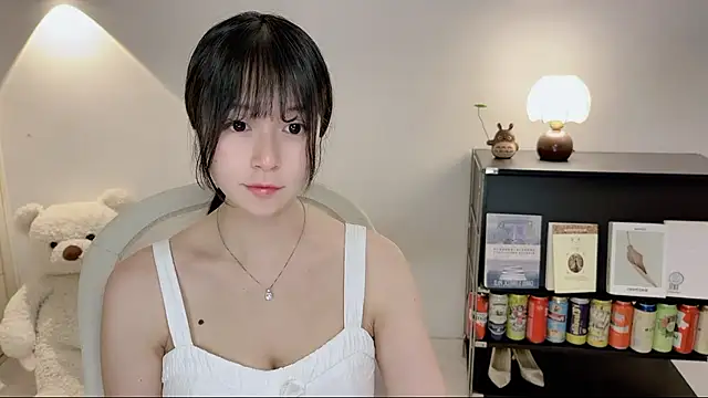 Onechestnut live cam on StripChat