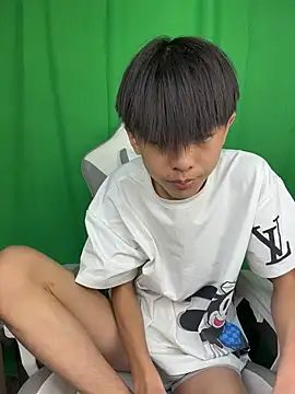 DD-101 live cam on StripChat