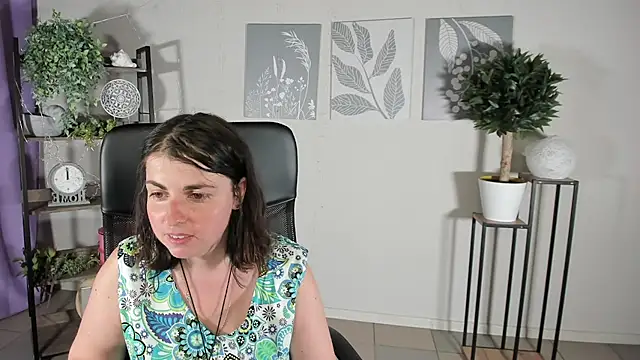 MartaEdams live cam on StripChat