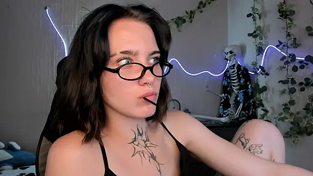 Elastikisss live cam on StripChat