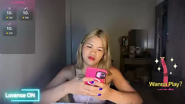 BigBananaTS live cam on StripChat