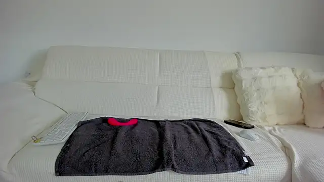 bellahot77 live cam