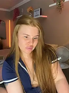 RedFoxQueen live cam
