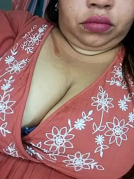 Ravina_patil1 live cam