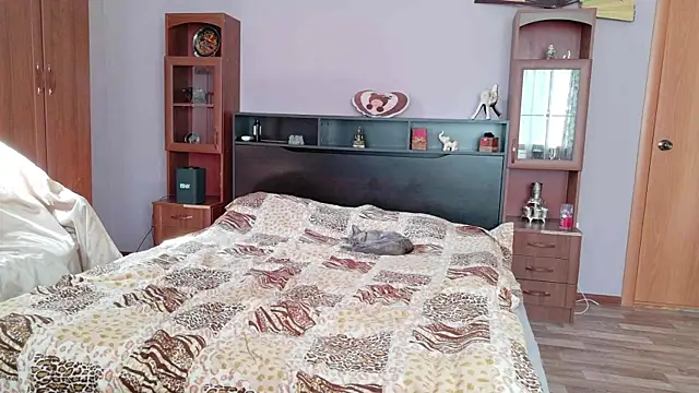 Monica_Weiss webcam