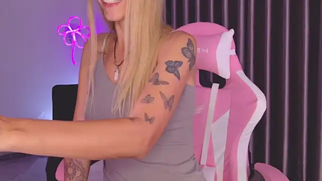 betty_xoxoo webcam