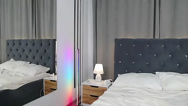 VikkyVonn webcam