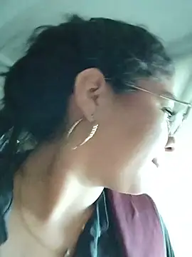 Yelly live cam