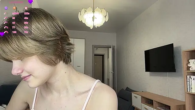 LinaFlamie live cam on StripChat