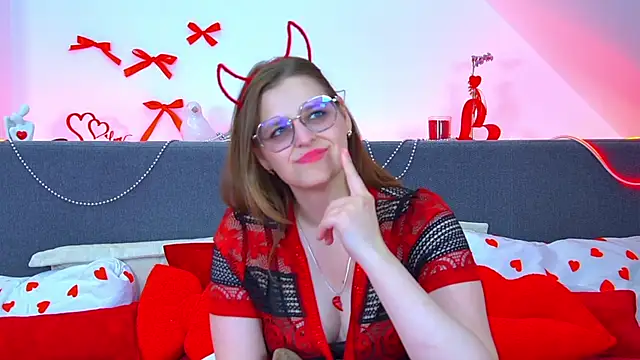 AlexaAvery live cam on StripChat