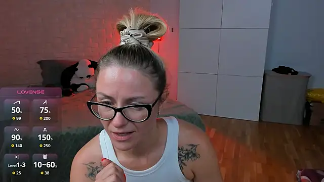 LadyIzabel webcam