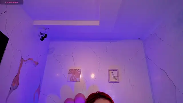 NahomiRichards_ webcam