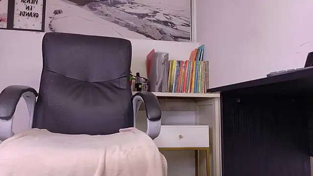Adrianna5_ webcam