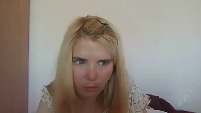 HornyElena webcam