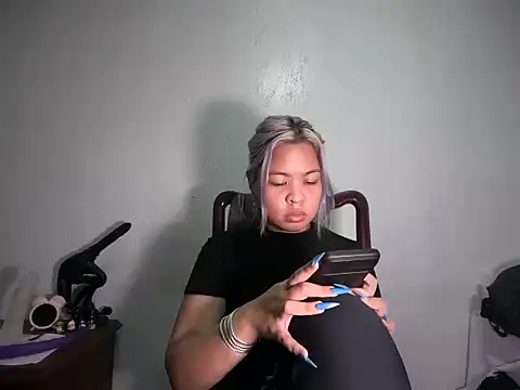 Tina_Slick live cam