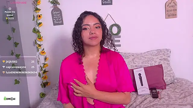 emiily_curly webcam