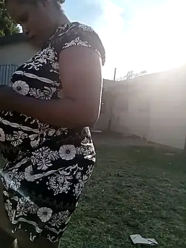 JuicyHoney_01 webcam
