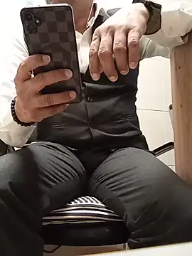 RAINBOWONE live cam on StripChat