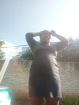 ChubbyMidgetxxx19 webcam