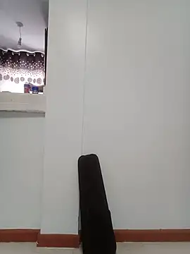 Badgalheloves webcam