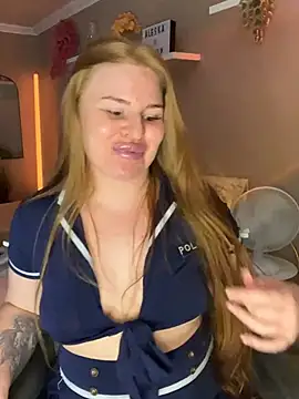 RedFoxQueen webcam