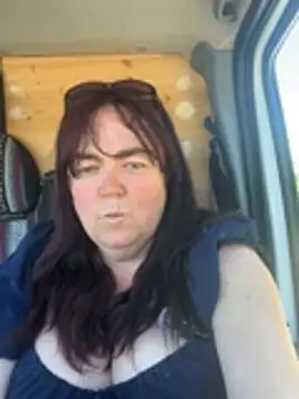 curvy-milf-abbie webcam