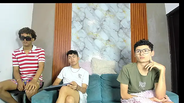 VERY_HOT_GUYS live cam on StripChat