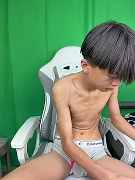 DD-101 live cam on StripChat